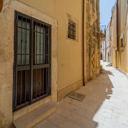 Casa Borbonica Cozy Apartment In Ortigia Ground Floor Сиракузы Экстерьер фото