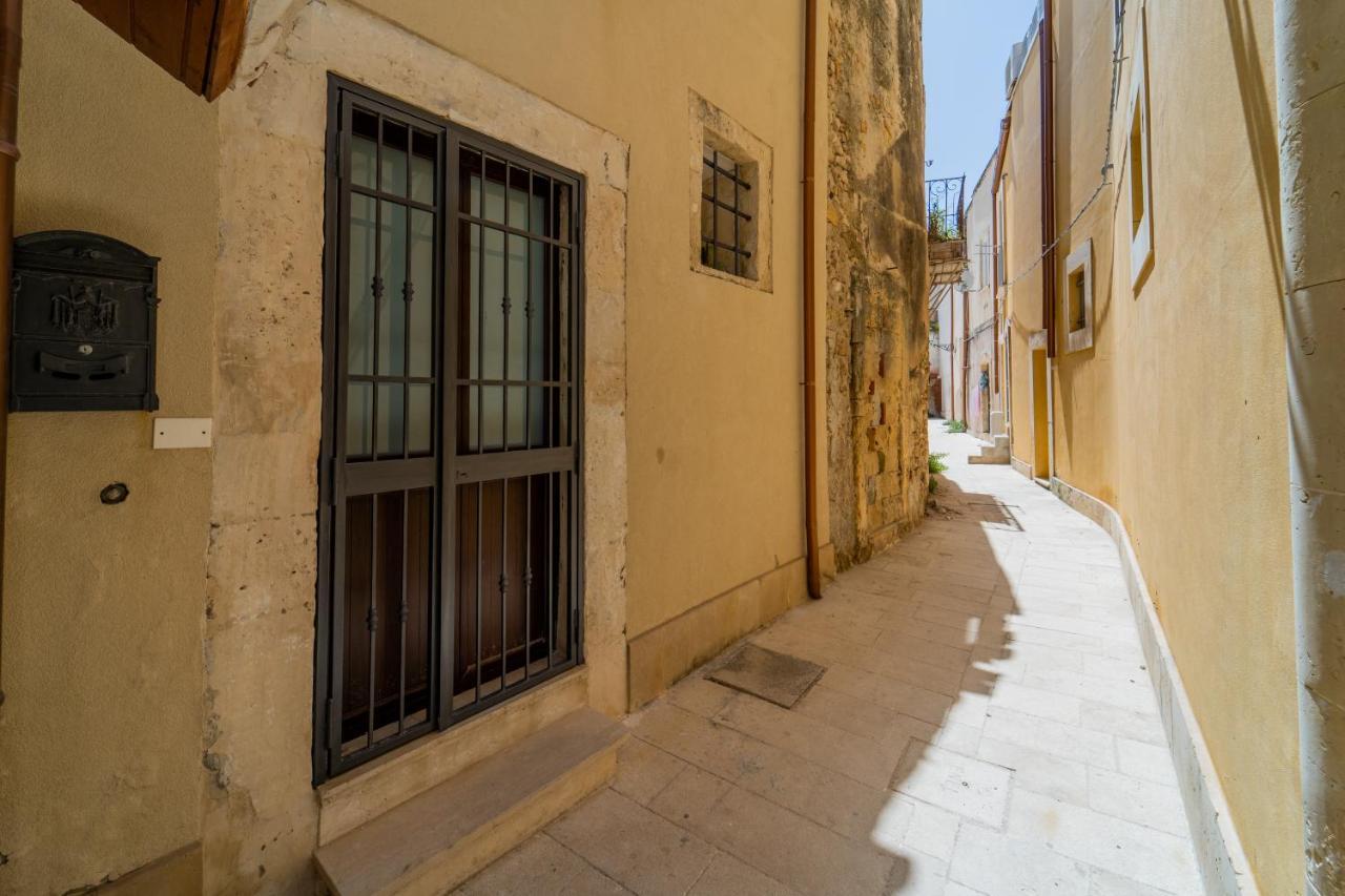 Casa Borbonica Cozy Apartment In Ortigia Ground Floor Сиракузы Экстерьер фото